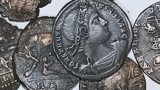 Πάνω από 30.000 ρωμαϊκά νομίσματα βρήκε δύτης στη Σαρδηνία, ενδείξεις για αρχαίο ναυάγιο