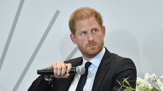 Ο πρίγκιπας Χάρι πάει στα δικαστήρια τη Daily Mail