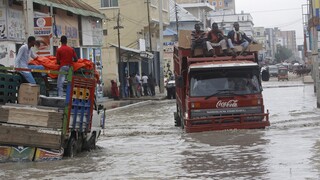 Πλημμύρες στη Σομαλία: Τουλάχιστον 31 νεκροί, 500.000 εκτοπισμένοι