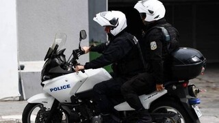 Θεσσαλονίκη: Λήστεψαν περαστικούς με την απειλή σύριγγας
