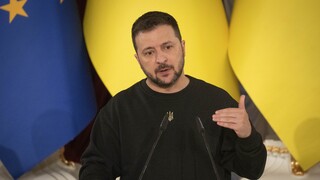 Ζελένσκι: «Ας έρθει ο Τραμπ να του εξηγήσω πως ειρήνευση χωρίς Ντονμπάς και Κριμαία δεν υπάρχει»