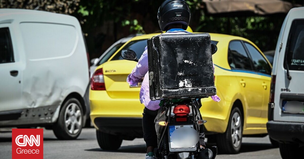 Λαμία: Σοβαρό τροχαίο με 18χρονο διανομέα