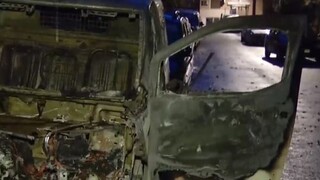 Καισαριανή: Μολότοφ σε σούπερ μάρκετ και φωτιές σε κάδους, ΙΧ από επιδρομή 50 κουκουλοφόρων
