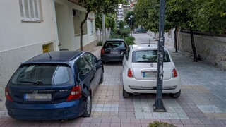 Δυτική Ελλάδα: Στους 10.000 οι παραβάτες που πάρκαραν εμποδίζοντας την διέλευση ΑμεΑ και πεζών   