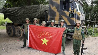 Μιανμάρ: Ομάδα ανταρτών κατά της χούντας κατέλαβε στρατηγικής σημασίας πέρασμα προς την Κίνα