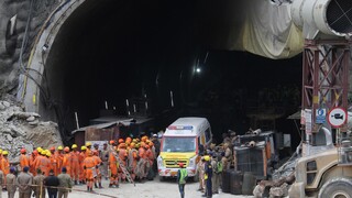 Ινδία: Απεγκλωβίστηκαν οι  41 παγιδευμένοι εργάτες στη σήραγγα στα Ιμαλάια