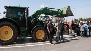 Καρδίτσα: Οι αγροκτηνοτρόφοι βγάζουν τα τρακτέρ στην Εθνική – Τι ζητούν