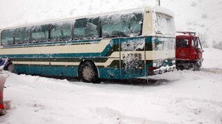 Καλαμπάκα: Επιβάτες έμειναν στην χιονοθύελλα μετά από φωτιά στο λεωφορείο - Τι καταγγέλλουν