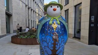 Δώδεκα χιονάνθρωποι συναντούν τα Χριστούγεννα στο Λονδίνο