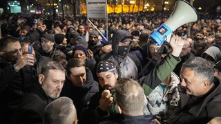 Σερβία: Διαδηλωτές ζητούν επανάληψη των εκλογών στο Βελιγράδι