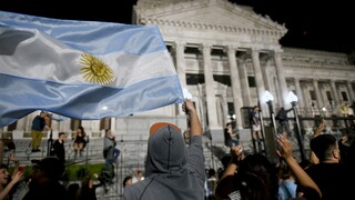 Αργεντινή: 300 διατάγματα για την αναδιάρθρωση της οικονομίας ανακοίνωσε ο Μιλέϊ