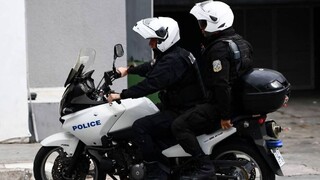 Θεσσαλονίκη: Ετοιμόγεννη έφτασε εγκαίρως στο μαιευτήριο με συνοδεία αστυνομικών
