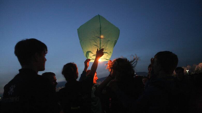 Πρωτοχρονιά: Με φαναράκια θα γεμίσει ο ουρανός της Θεσσαλονίκης την παραμονή