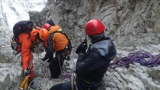 Εύβοια: Εικόνες από τη διάσωση τραυματισμένου ορειβάτη στη Δίρφυ