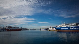 Απαγορευτικό απόπλου: Κανονικά από το απόγευμα τα δρομολόγια από το λιμάνι του Πειραιά