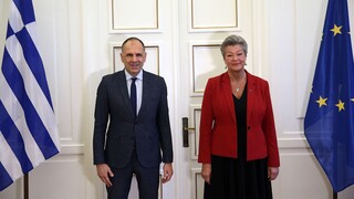 «Θερμή συνάντηση» Γεραπετρίτη με την Ευρωπαία επίτροπο Γιόχανσον