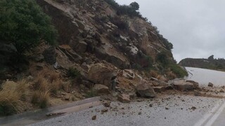 Θεσσαλονίκη: Κατολισθήσεις και πτώσεις βράχων στο επαρχιακό οδικό δίκτυο της Σιθωνίας