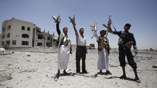 Υεμένη: Νέος βομβαρδισμός με στόχο πόλη-λιμάνι που ελέγχουν οι Χούθι