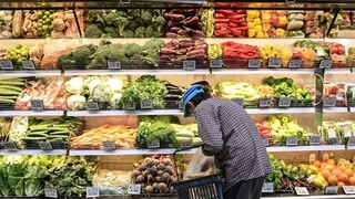 «Είδος πολυτελείας» τα φρούτα και τα λαχανικά - Ανησυχία για νέες αυξήσεις