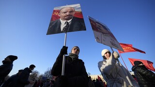 Νοσταλγοί του Λένιν τίμησαν τα 100 χρόνια από τον θάνατο του ηγέτη της Σοβιετικής Ένωσης 