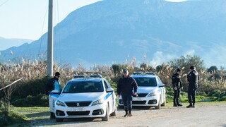 Έγκλημα στο Μεσολόγγι: Σήμερα η κηδεία του Μπάμπη - Έρευνες για το όπλο του εγκλήματος