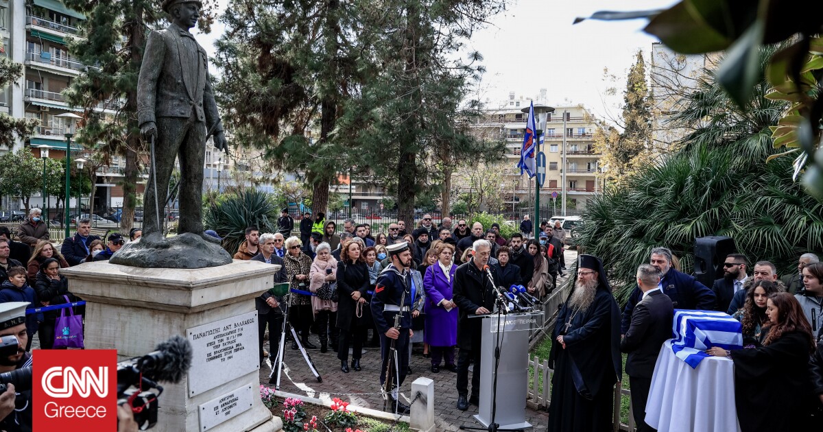 Απόδοση τιμών στον ήρωα των Ιμίων Αντιναύαρχο Παναγιώτη Βλαχάκο παρουσία Δένδια