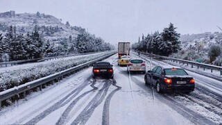 Οδηγίες του υπουργείου Υποδομών και Μεταφορών για οδήγηση σε χιόνι και πάγο