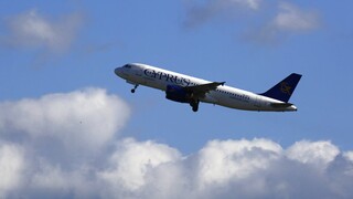 Κύπρος: Στιγμές τρόμου για 50 επιβάτες - Κεραυνός χτύπησε αεροσκάφος