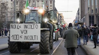 Ιταλία: «Την επόμενη εβδομάδα τα τρακτέρ μας θα φτάσουν κοντά στη Ρώμη», λένε οι αγρότες
