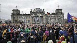 Γερμανία: Συνεχίζονται οι διαδηλώσεις κατά της ακροδεξιάς