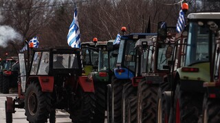 Κρήτη: Συνεχίζονται οι αγροτικές κινητοποιήσεις με μπλόκο στην Εθνική Χανίων - Ρεθύμνου