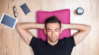 Power nap: Τα οφέλη ενός σύντομου υπνάκου για την υγεία και πώς να τα εκμεταλλευτείτε