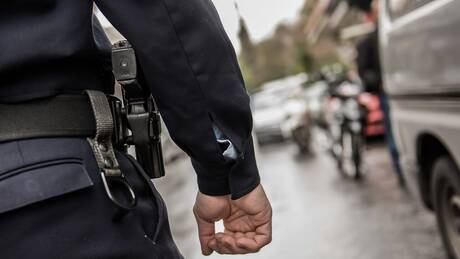 Πώς ο αστυνομικός έπαιρνε εντολές για τους εκβιασμούς - Αποκαλυπτικοί διάλογοι