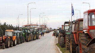 Αγρότες: Κλειστή η Εθνική Οδός Θεσσαλονίκης - Μουδανιών μέχρι τις 20:00