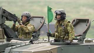 Ιαπωνία: Γιατί οι στρατιώτες θα μπορούν να αφήνουν πιο μακριά μαλλιά από εδώ και πέρα