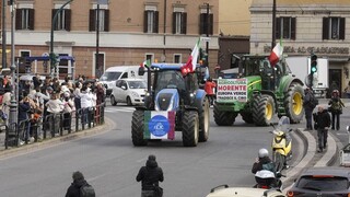 Aγρότες Σαρδηνίας: Κατηγορούν την Μελόνι ότι τους αγνόησε