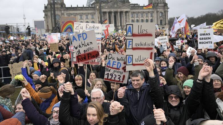Γερμανία: Δεκάδες χιλιάδες άνθρωποι διαδήλωσαν και πάλι κατά της ακροδεξιάς