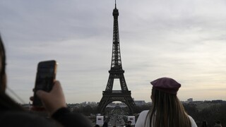 Γαλλία: Απώλειες εσόδων έως 2 εκατ. ευρώ από την απεργία στον Πύργο του Άιφελ