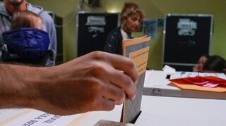 Σαρδηνία: Μικρό προβάδισμα της συμμαχίας κεντροαριστεράς - Πέντε Αστέρων στις περιφερειακές εκλογές