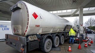 Ρωσία: Απαγορεύει τις εξαγωγές βενζίνης για έξι μήνες λόγω της αυξημένης ζήτησης