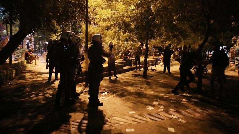 Θεσσαλονίκη: Επίθεση με μολότοφ δέχθηκε διμοιρία των ΜΑΤ έξω από τουρκικό προξενείο