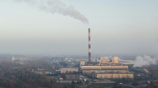 Μειώνεται το κόστος της ρύπανσης από τις μεγάλες βιομηχανίες - Όχι όμως αρκετά