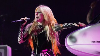 «Η Avril είναι νεκρή»: Απίθανες θεωρίες συνωμοσίας που κυκλοφορούν στο Διαδίκτυο