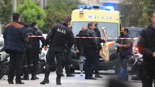 Νίκαια: Η γυναίκα του θύματος φώναζε στο άντρα της «μπες μέσα» - Σοκάρουν οι μαρτυρίες