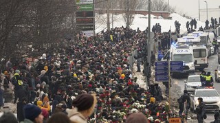 Ναβάλνι: Συλλήψεις πολιτών σε όλη τη χώρα μετά την κηδεία του